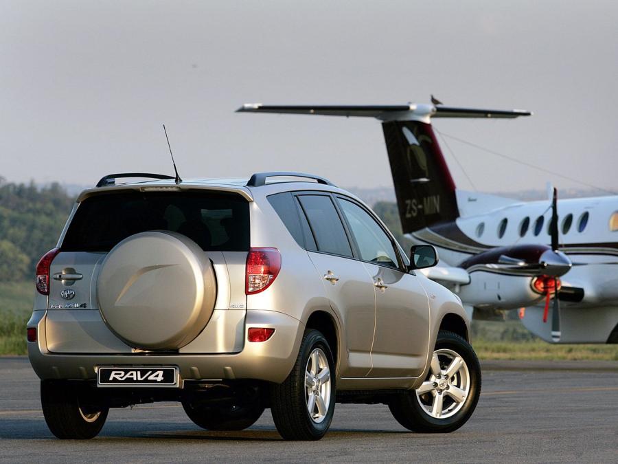  Toyota RAV4 2006 года  (ZA) (фото 8 из 21)